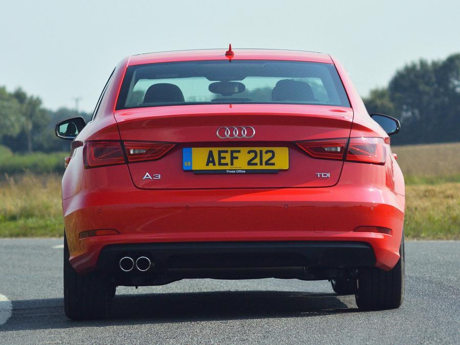  Audi A3 Sedan 2.0 TDI (8V) 2013 года  (UK) (фото 11 из 17)